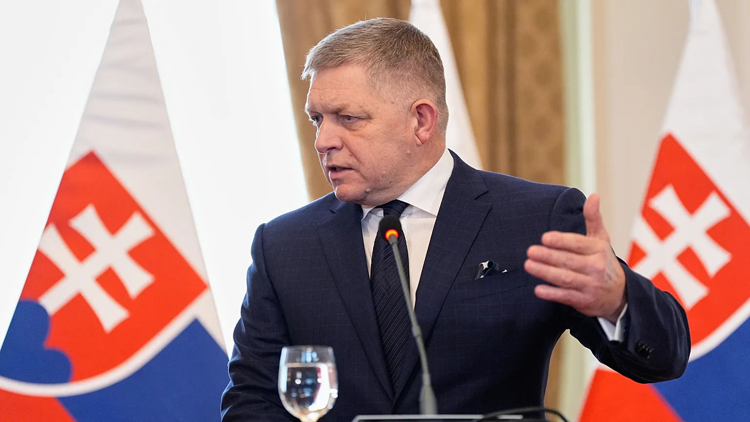 Словакия готовится провести переговоры с Украиной и Россией – Фицо