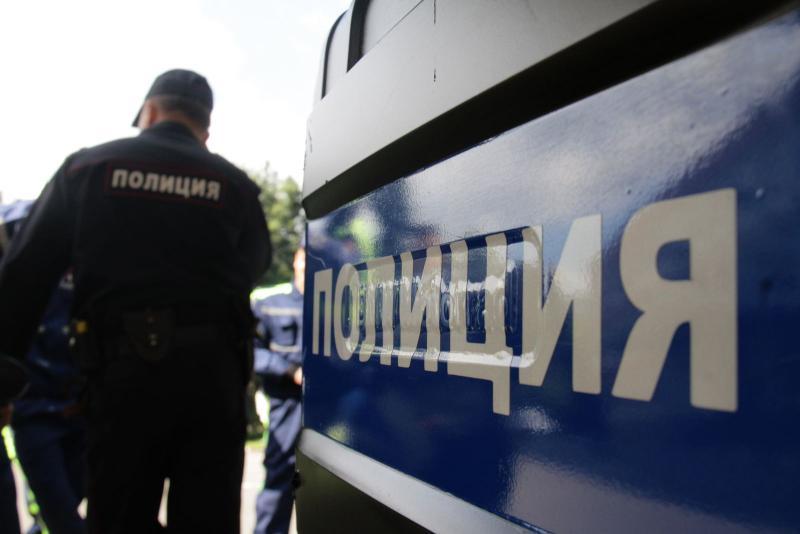 Полиция Москвы задержала четырех человек, которые слушали гимн Украины в своей машине