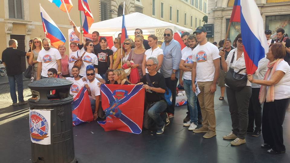 В Риме прошел митинг солидарности с ДНР и ЛНР