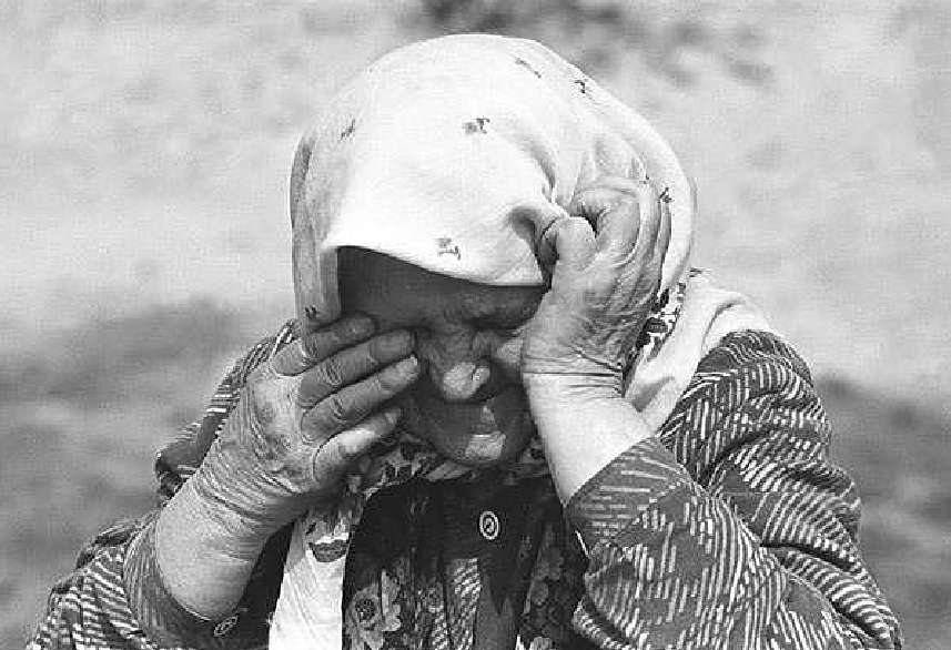 Просто хотелось домой пораньше: в РФ сотрудница почты напала с перцовым баллончиком на пенсионерку за то, что старушка зашла на почту к концу ее смены