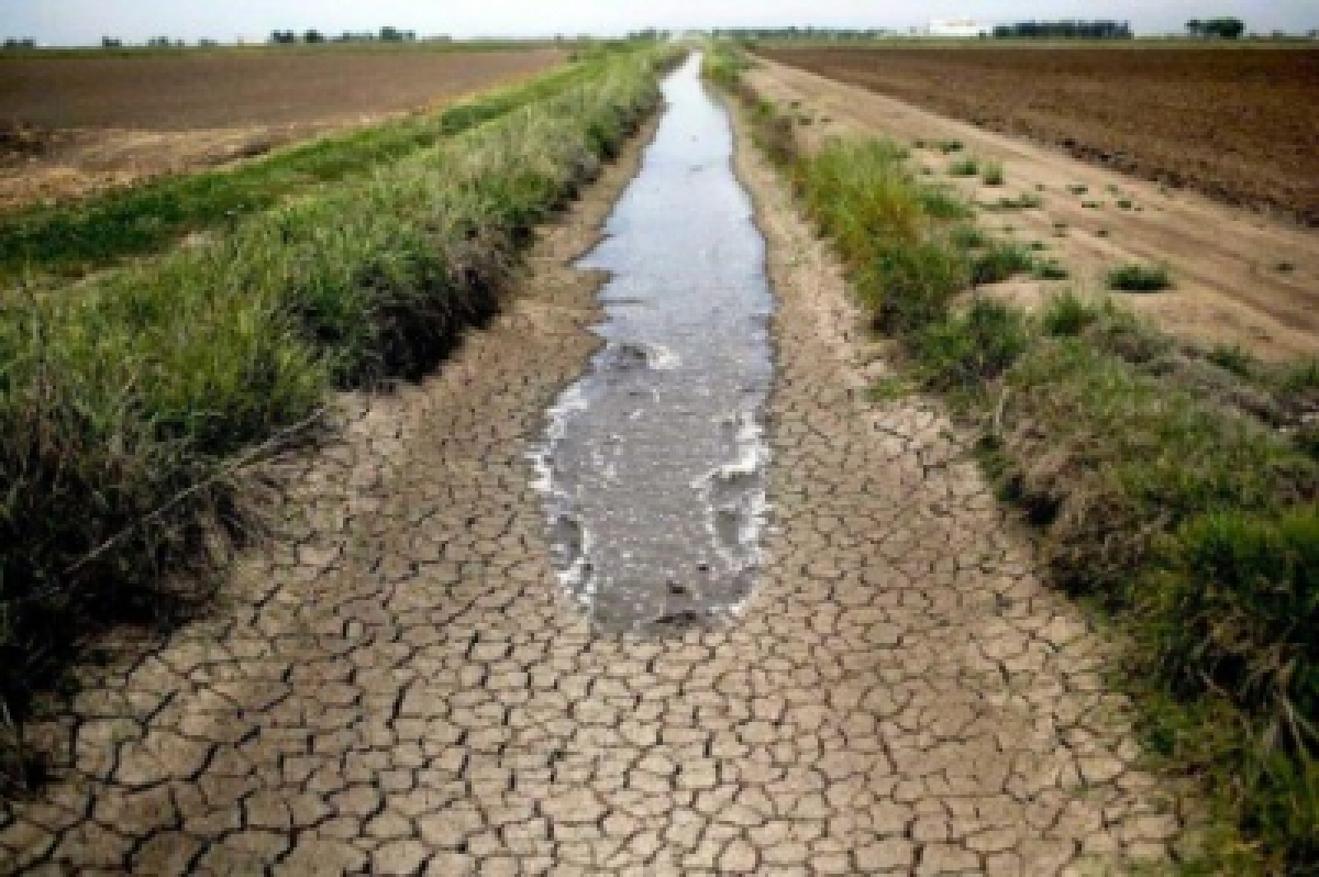 Крым на грани полного "обезвоживания": воды остается все меньше и меньше