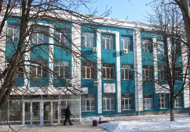 Последствия обстрела больницы №18 в Киевском районе Донецка