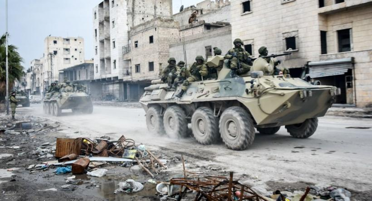 В Сирии подорвали российский БТР: взрыв СВУ отбросил бронетранспортер на бетонный отбойник