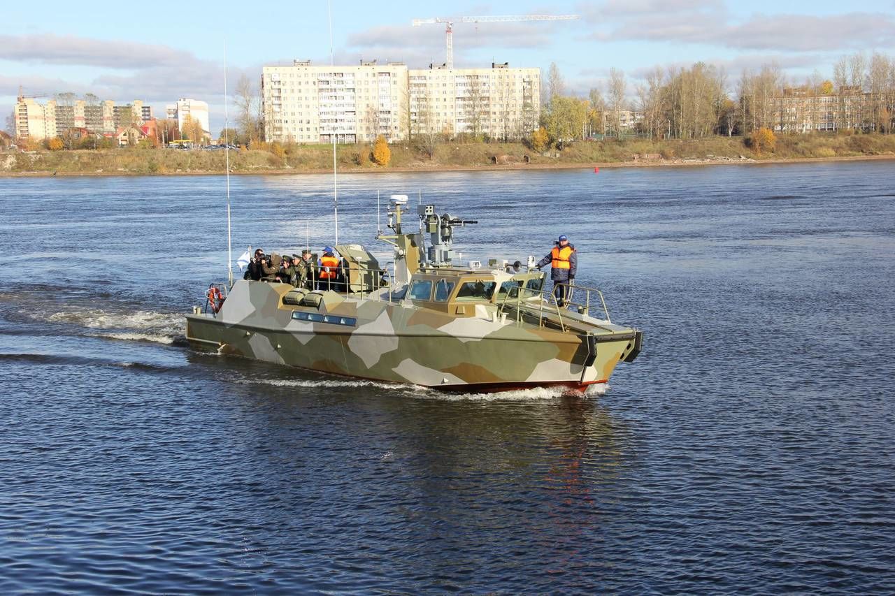 Росія перекидає до Азовського моря швидкохідні катери "Раптор"