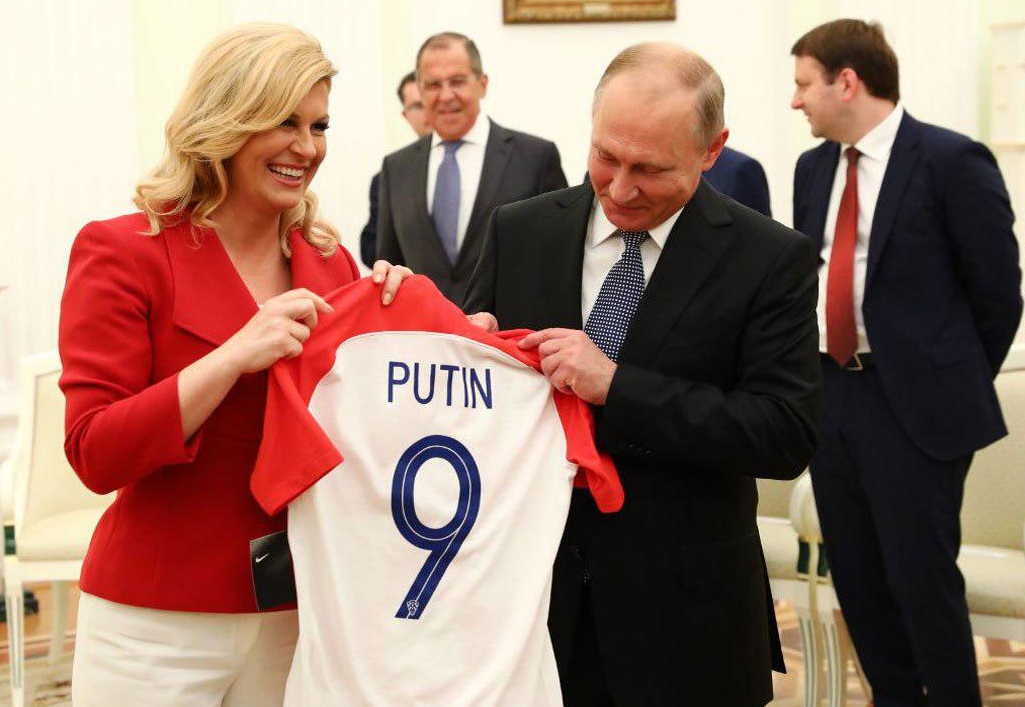 ​"Тонкий троллинг" от президента Хорватии: что значит ее подарок Путину к финалу ЧМ-2018