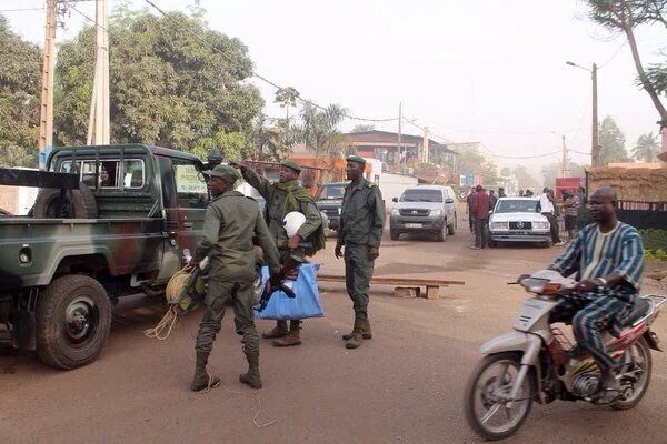 Исламистские боевики захватили отель в Мали с криками "Аллах Акбар", - СМИ