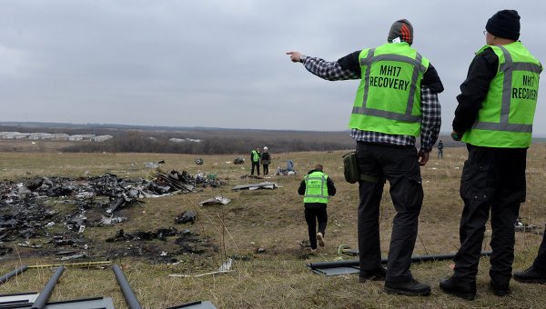 На месте крушения "Боинга-777" под Донецком обнаружены новые обломки