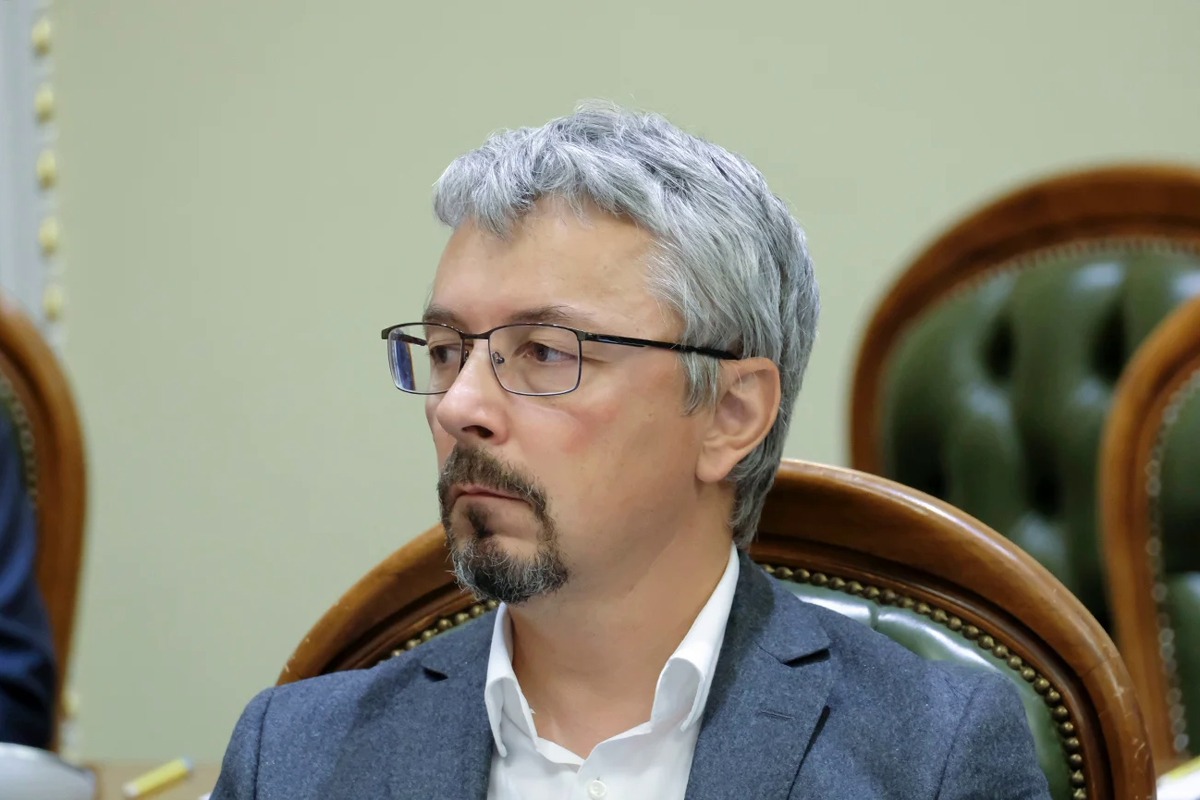 Министр Ткаченко сделал признание о сюжете "1+1" об "убийстве" брата Порошенко