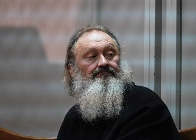Суд изменил меру пресечения митрополиту УПЦ МП Паше "Мерседесу"