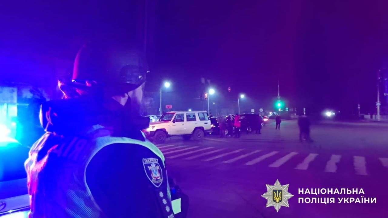 Очередная атака на полицию: в Николаеве произошел взрыв на АЗС