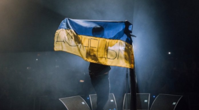 Гимн Украины в Донецке "взорвал" Сеть: опубликовано видео, "силовики" "ДНР" срочно подняты по тревоге - кадры