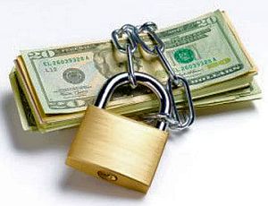 Рада запретила вкладчикам досрочно снимать депозиты