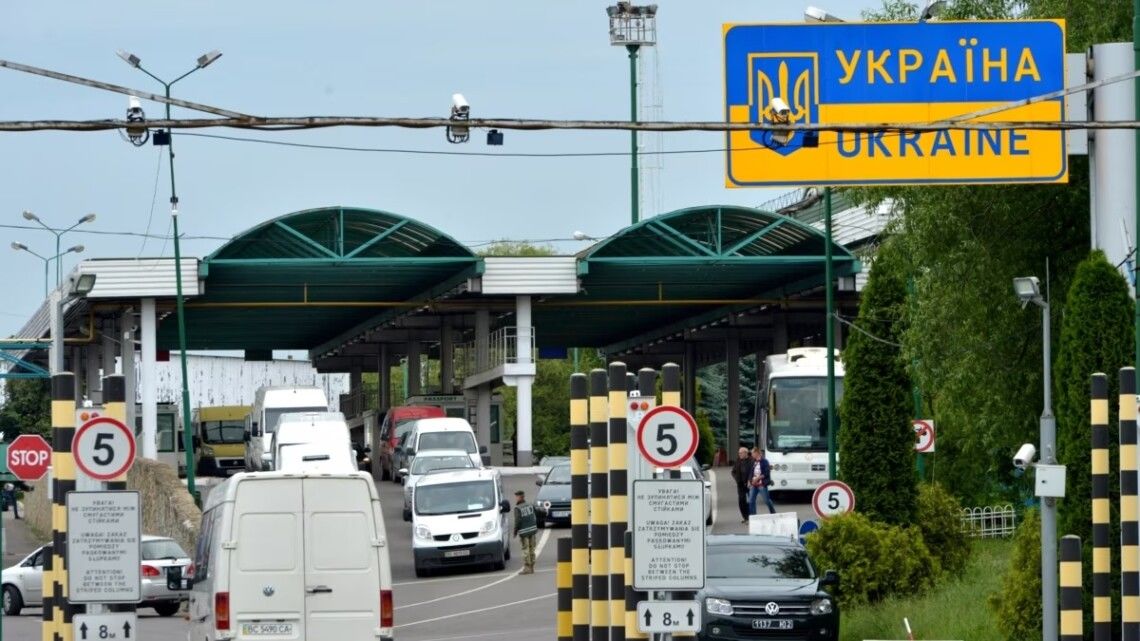​В Украине дефицит автогаза из-за блокады границы польскими перевозчиками
