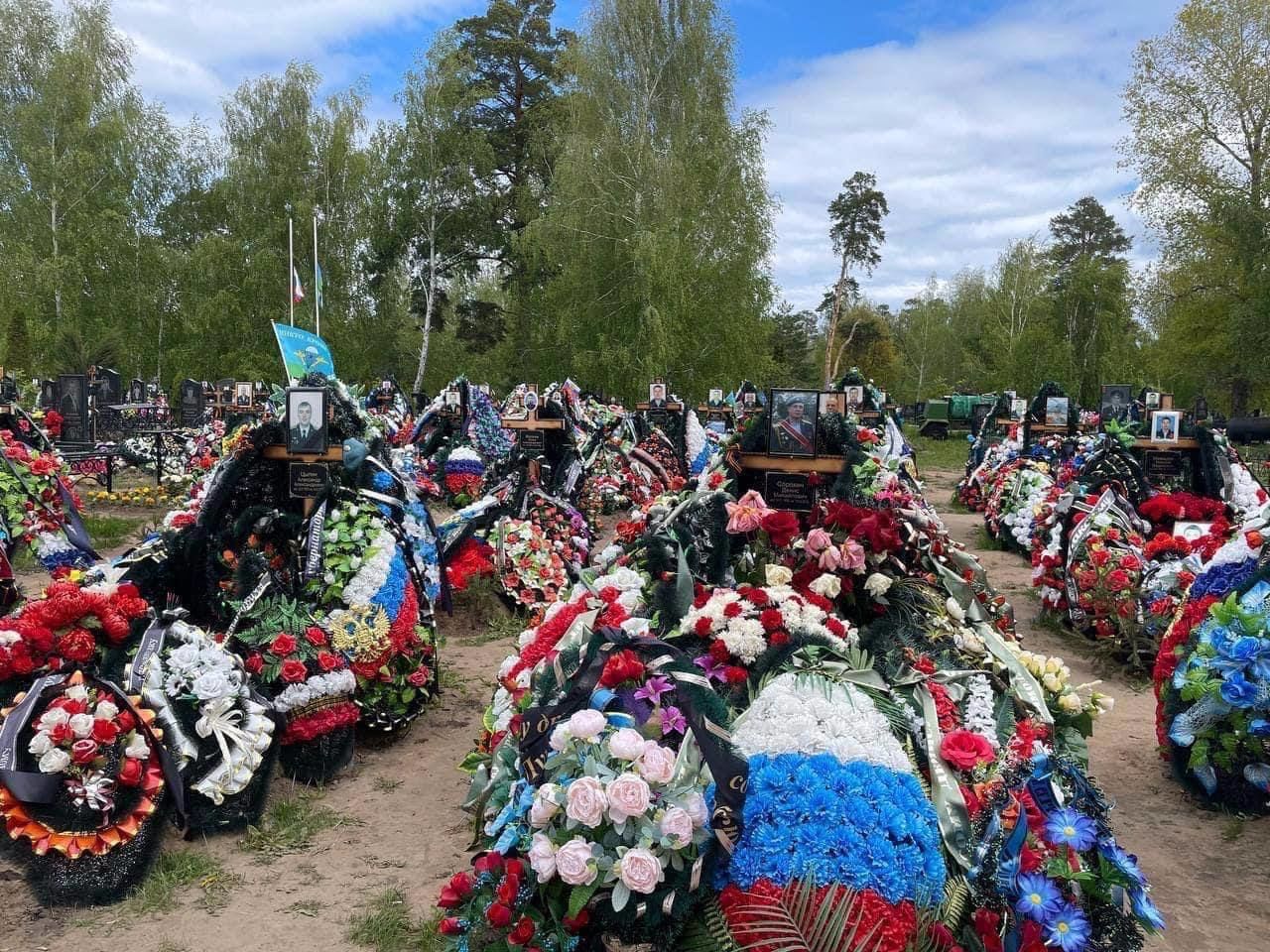​Кладбище в Севастополе переполнено свежими могилами: известно о ликвидации военного-предателя