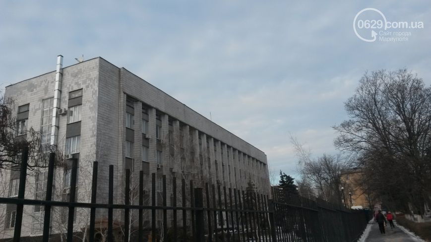 В Мариуполе с крыши здания Нацполиции исчез флаг Украины