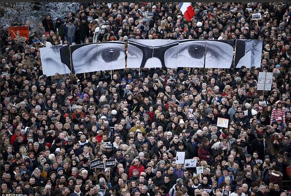 Как проходит марш единства во Франции: Париж стал столицей мира