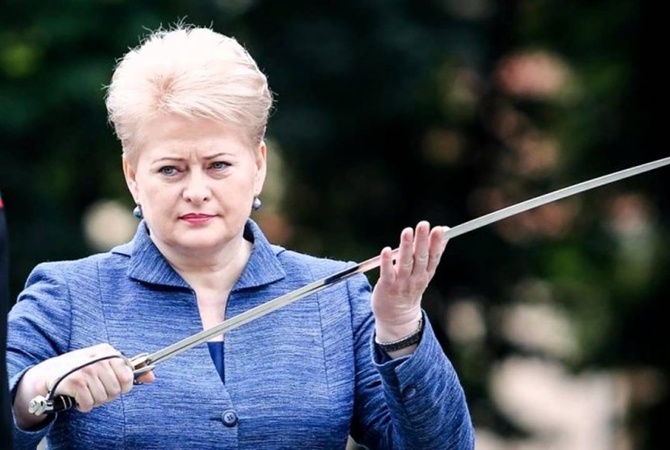 Президент Литвы Грибаускайте заявила, что ей лично и ее министрам Кремль постоянно угрожает расправой