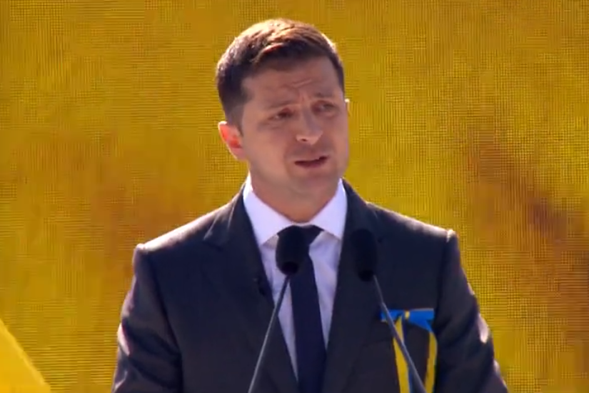 Владимир Зеленский мощно обратился к украинцам с Майдана: "Каждое мое утро начинается с СМС"