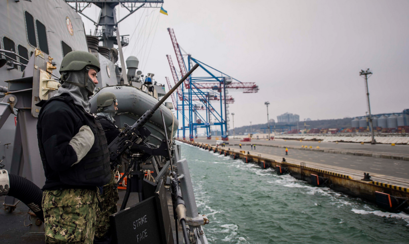 На юге Украины встретили корабль из США: НАТОвский корабль-истребитель Carney причалил в Одессе