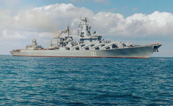 СМИ: Турецкие субмарины установили слежку за ракетным крейсером РФ "Москва" у берегов Сирии