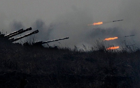 Террористы устроили адский вечер Авдеевке и Марьинке: тяжелой артиллерией ударили по жилым кварталам