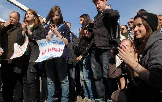 В Киеве проходит пикет женщин за равноправие
