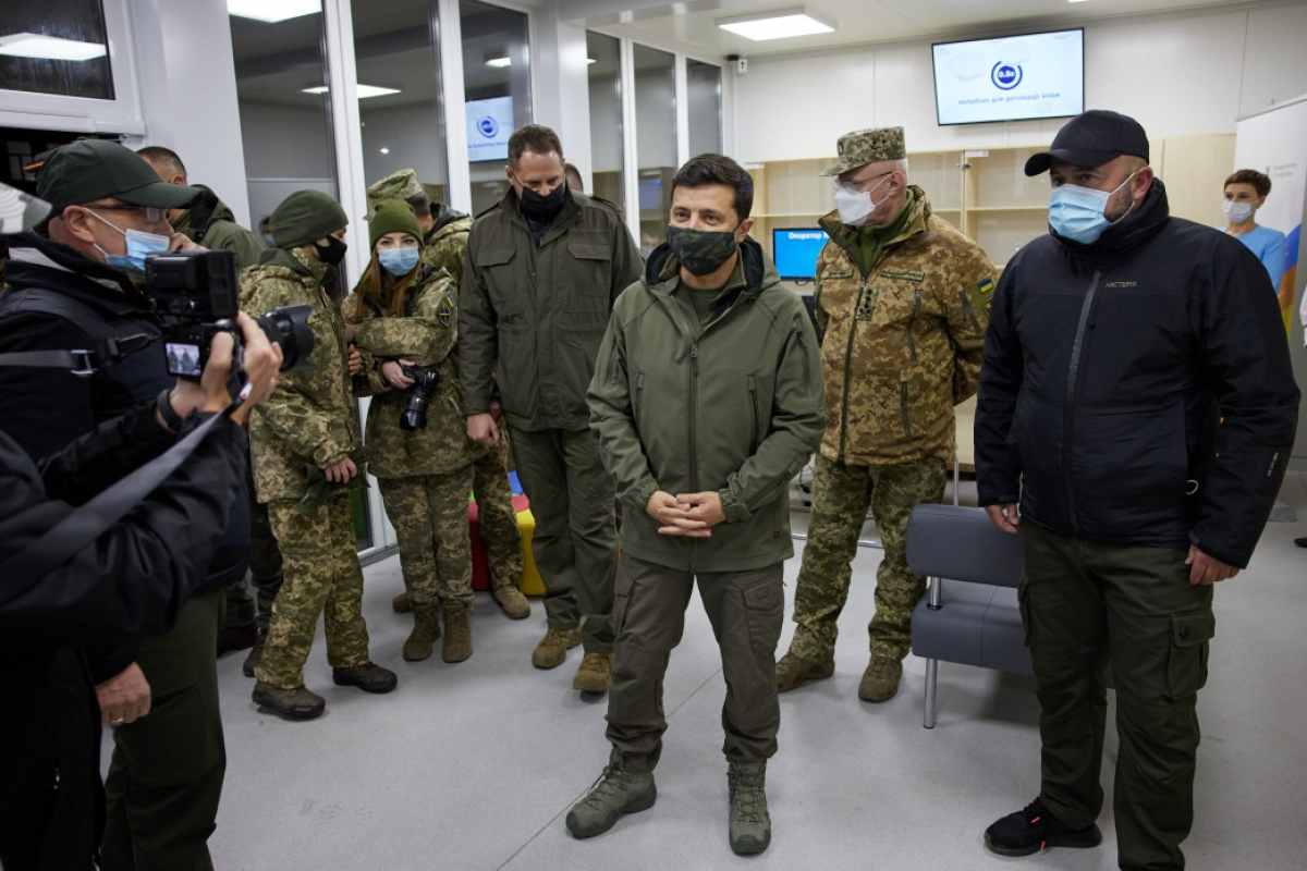 Зеленский в 103-й день "тишины" ответил на гибель военных под обстрелами