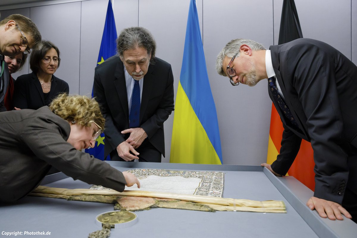 Германия передала Украине сенсационный документ: грамота Петра І свидетельствует о преступлении Московии против церкви