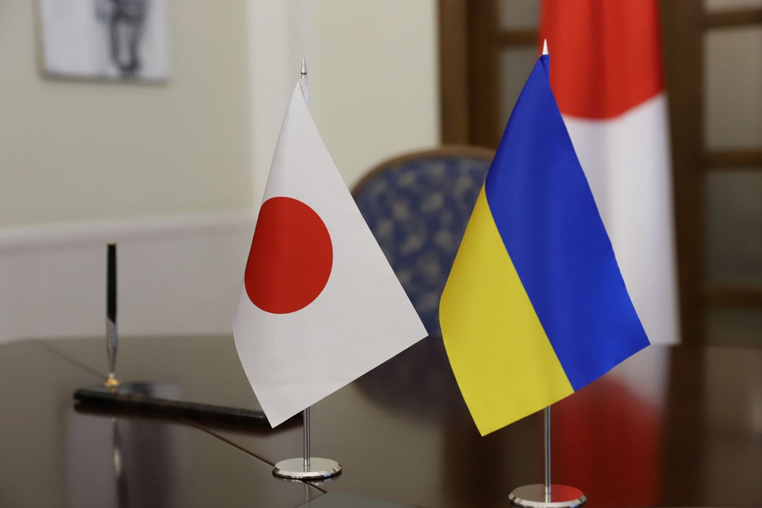 Япония готова помогать Украине почти всем, но есть нюанс