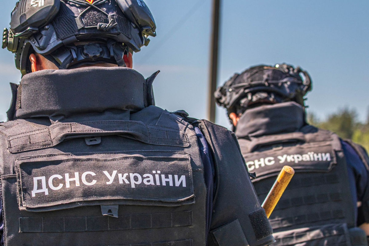 Двойной удар "Искандеров" по базе отдыха под Харьковом: опубликованы кадры с места трагедии