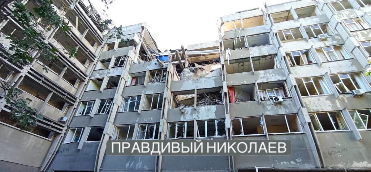 Ракетный удар "России-террориста" по Николаеву разрушил два университета – видео попаданий