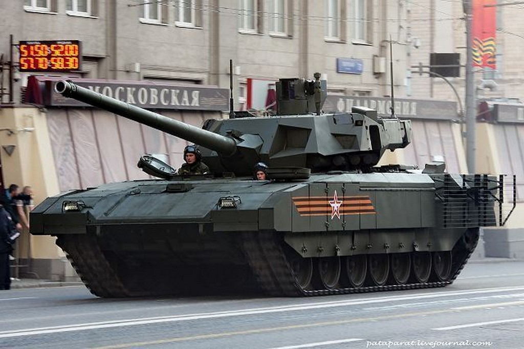 Соцсети смеются над танком "Армата": российский "супертанк" постиг еще один громкий провал