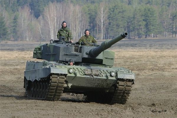 Германия может распоряжаться танками Leopard 2: Швейцария сняла ограничения