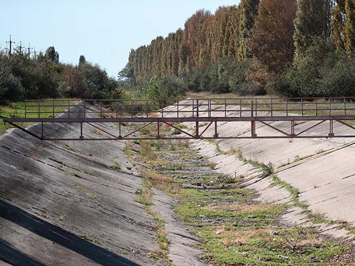 Новости крымского канала. Место перекрытия Северо-Крымского канала. Северо Крымский канал. Северокрымскицй канал. Крымский канал открыли.