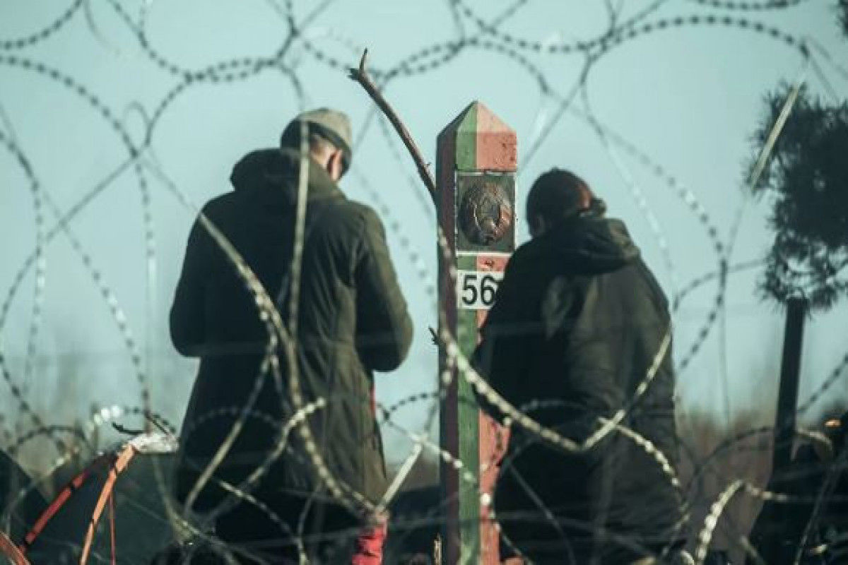 Польша предупредила об афере на границе с Беларусью: "Мигрантов готовят к прорыву"