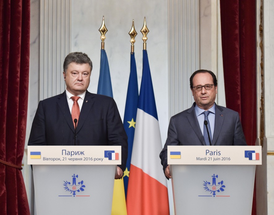 Порошенко провел встречу с Олландом: антироссийские санкции напрямую связаны с выполнением Минских соглашений