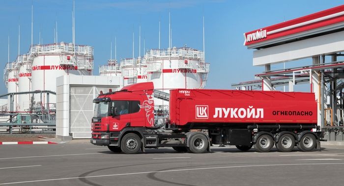 У российского "Лукойла" проблемы после атак Украины: бензин на АЗС пропадает – СМИ