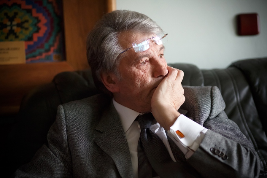 Ющенко призвал не отдавать Крым и Донбасс Путину, который "сошел с ума"
