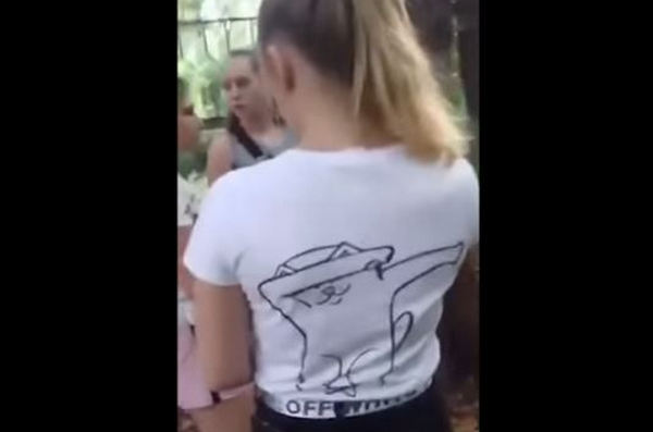 "Со шл***ми так и надо": в Одессе девочки-подростки жестоко избили сверстницу на камеру - соцсети "гудят" - кадры