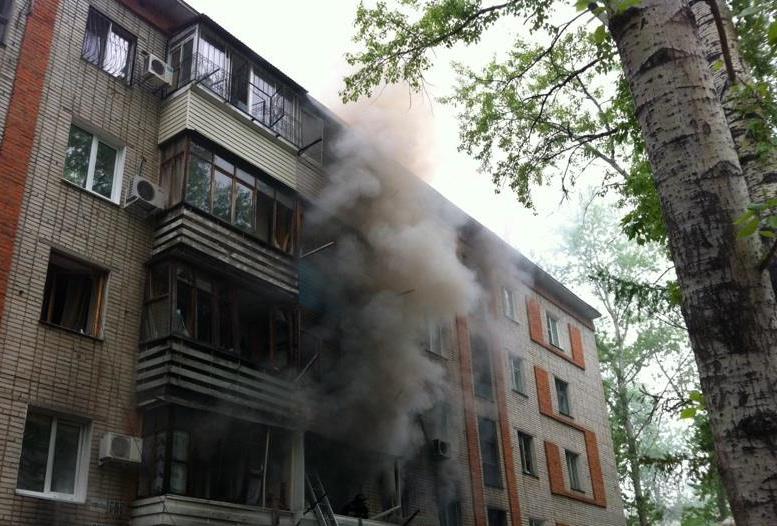 В Луганске боевик "ЛНР" подорвал жилую многоэтажку