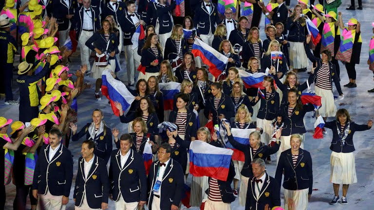 Российские олимпийцы в Рио прошли через коридор позора на стадионе “Марокана”. Видео 