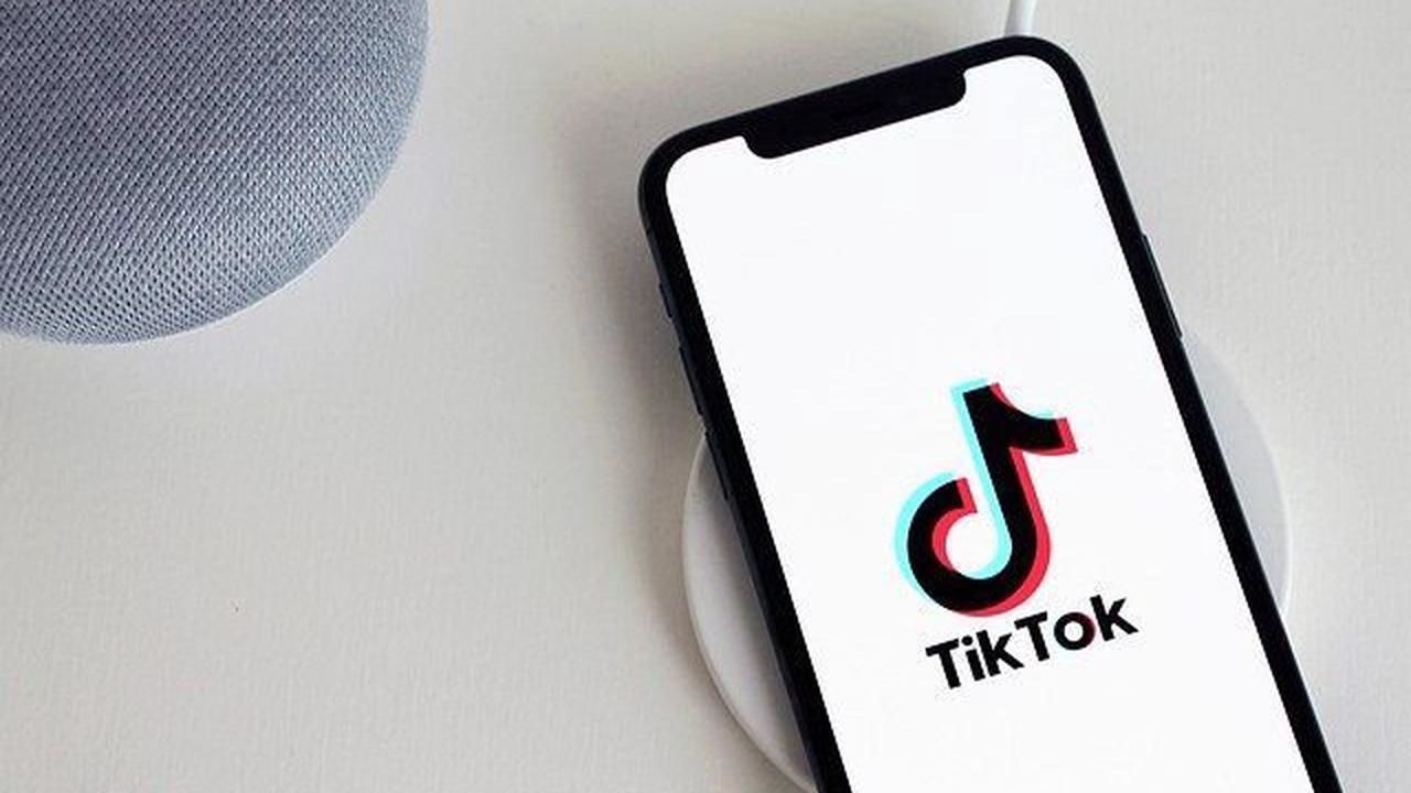 Российские блогеры ищут спасения по всему миру после ограничения работы TikTok в РФ