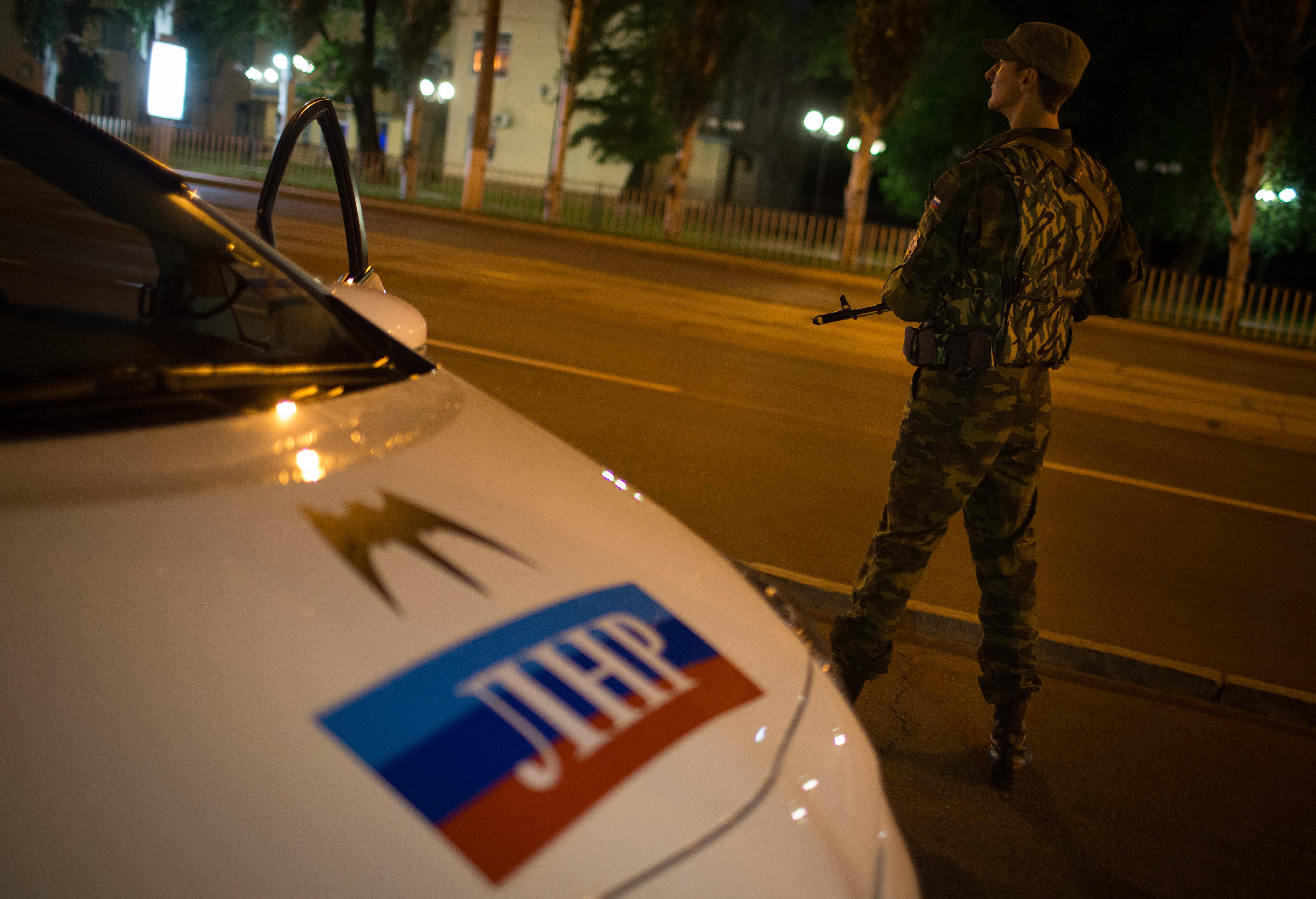 Гестапо Плотницкого получило "фас": главарь "ЛНР" приказал полицаям срочно найти и привести к нему "укропов", срывающих "флаги" недореспублики