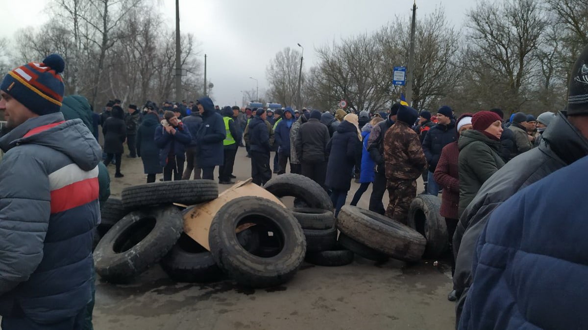 Протест из-за эвакуации украинцев из Уханя: в полиции выступили с предупреждением