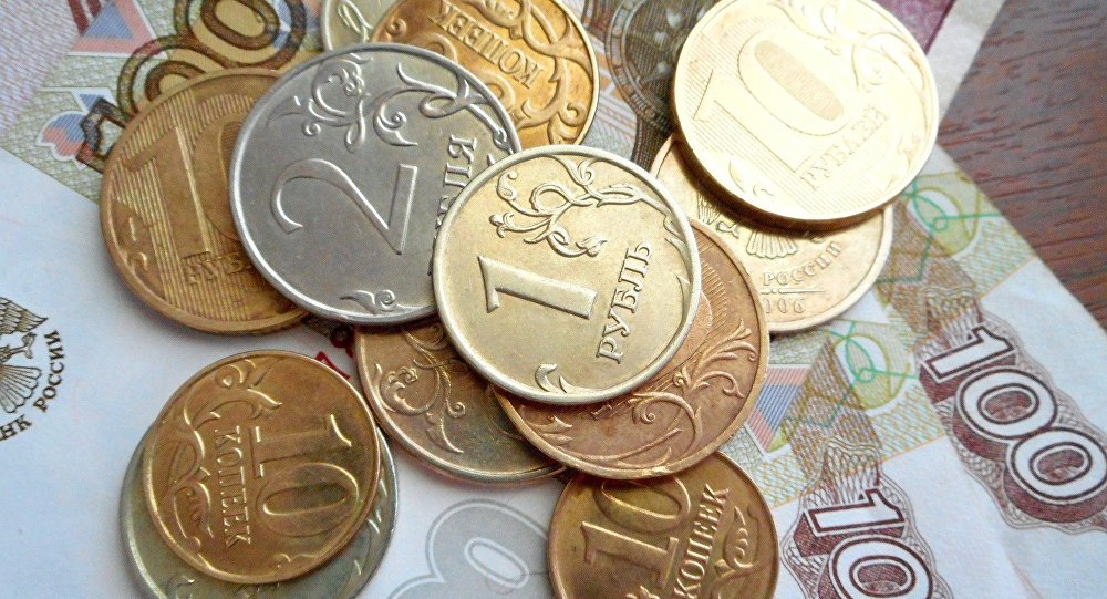 Российский рубль попал в геополитическую ловушку: валюта начала стремительно падать