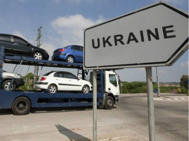 Пошлины на импорт легковых автомобилей в Украину могут отменить