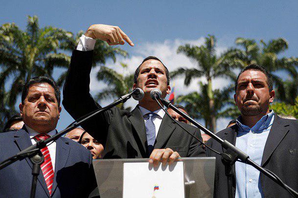 Мадуро окончательно свергнут: лидер оппозиции Гуайдо объявил себя президентом - подробности