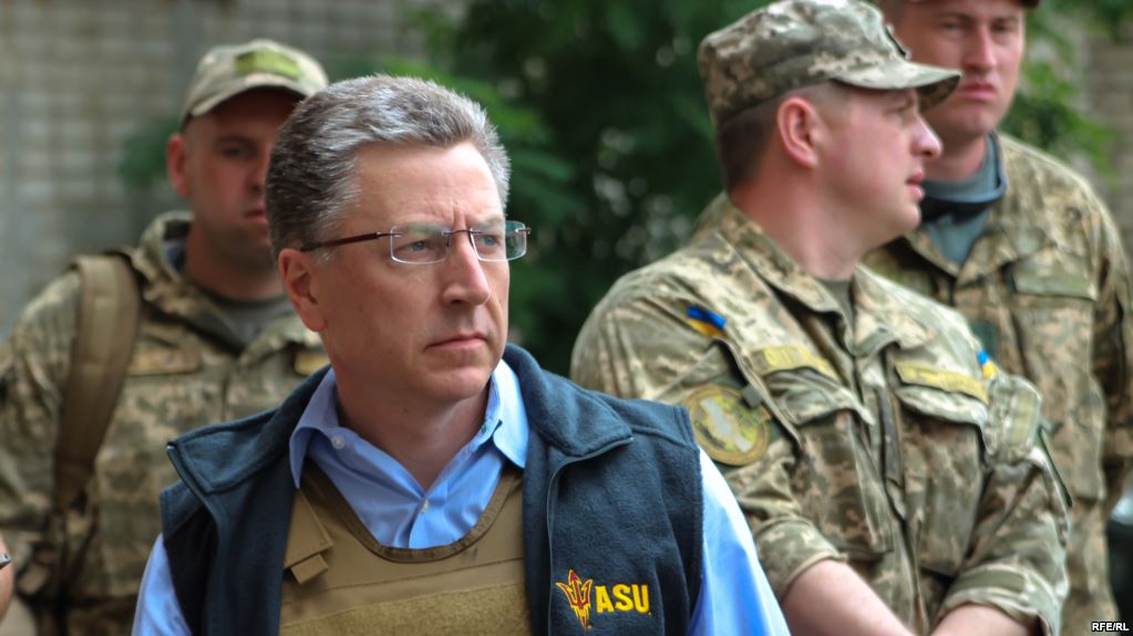 "Украина - среди приоритетов США", - аналитик рассказал стоит ли ожидать, что Украина получит летальное оружие, и кто такой Курт Волкер на самом деле