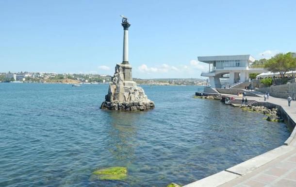 В Крыму прогремели взрывы: российские "власти" утверждают, что "все сбито" в Севастополе, Евпатории и Армянске