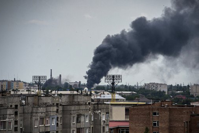 Горсовет: в трех районах Донецка ведутся перестрелки из крупнокалиберного оружия